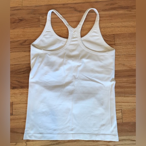Lululemon Tank Top ( Size 10) Color White Pre-owned good condition - Picture 4 of 6